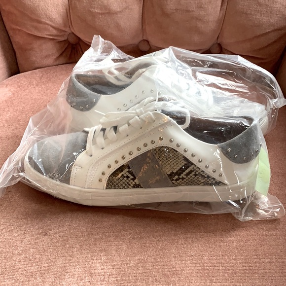 Steve Madden snakeskin sneakers with studs - Picture 15 of 16